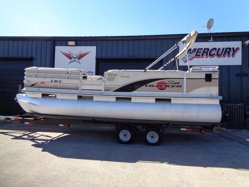 2001 Suntracker Party Barge 22